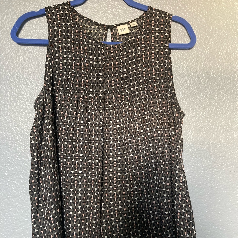 Gap sleeveless blouse